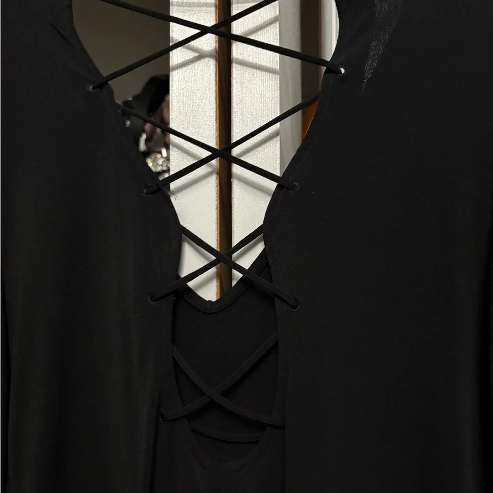 Express Black Backless Tie back Long Sleeve Blouse - Picture 3 of 3